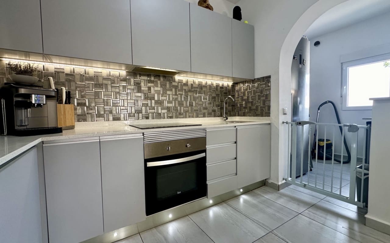 5 makuuhuone Huvila myytävänä paikassa Ciudad Quesada mukana uima-altaan - 498 000 € (Ref: 9602995)