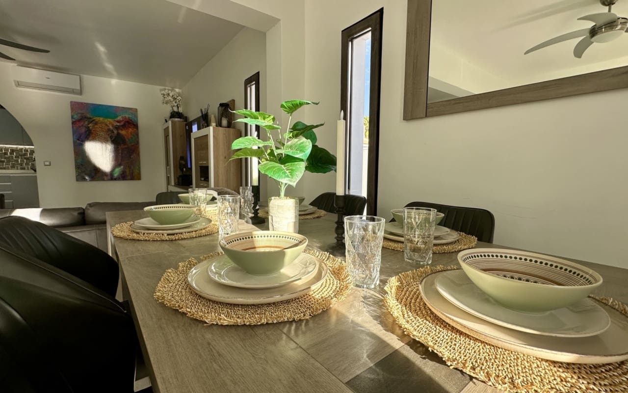 5 makuuhuone Huvila myytävänä paikassa Ciudad Quesada mukana uima-altaan - 498 000 € (Ref: 9602995)