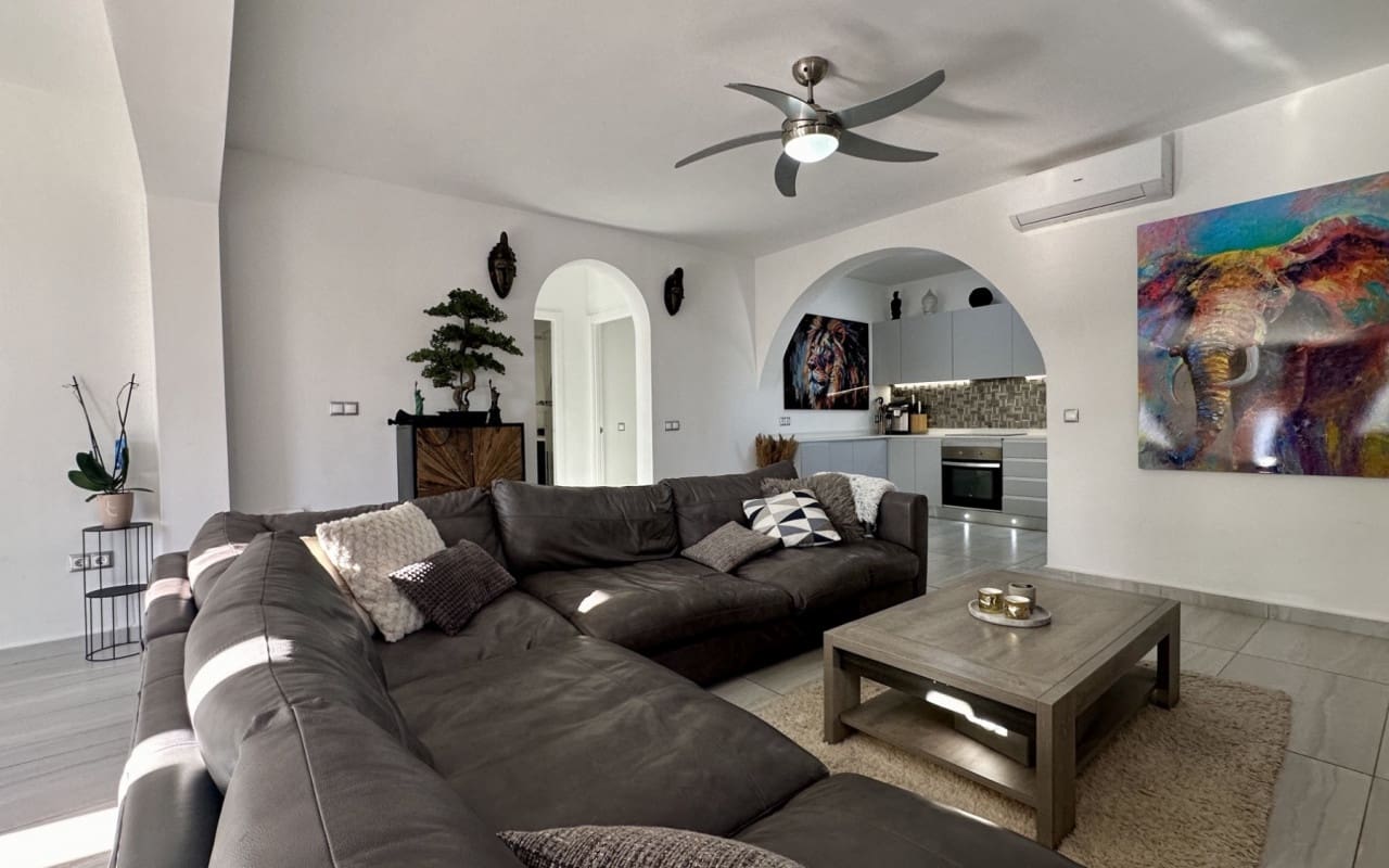 5 makuuhuone Huvila myytävänä paikassa Ciudad Quesada mukana uima-altaan - 498 000 € (Ref: 9602995)