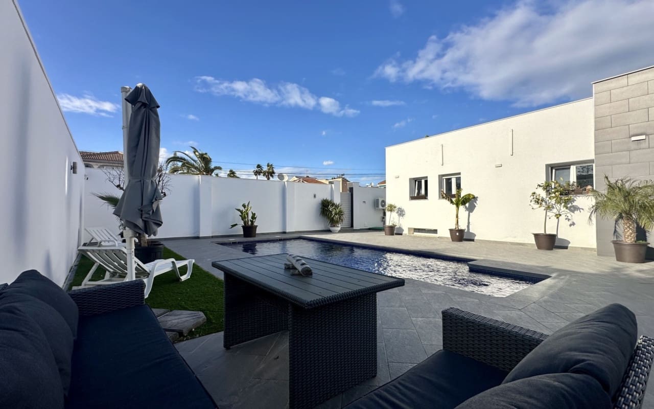 5 makuuhuone Huvila myytävänä paikassa Ciudad Quesada mukana uima-altaan - 498 000 € (Ref: 9602995)