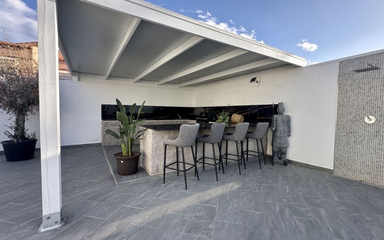 5 makuuhuone Huvila myytävänä paikassa Ciudad Quesada mukana uima-altaan - 498 000 € (Ref: 9602995)