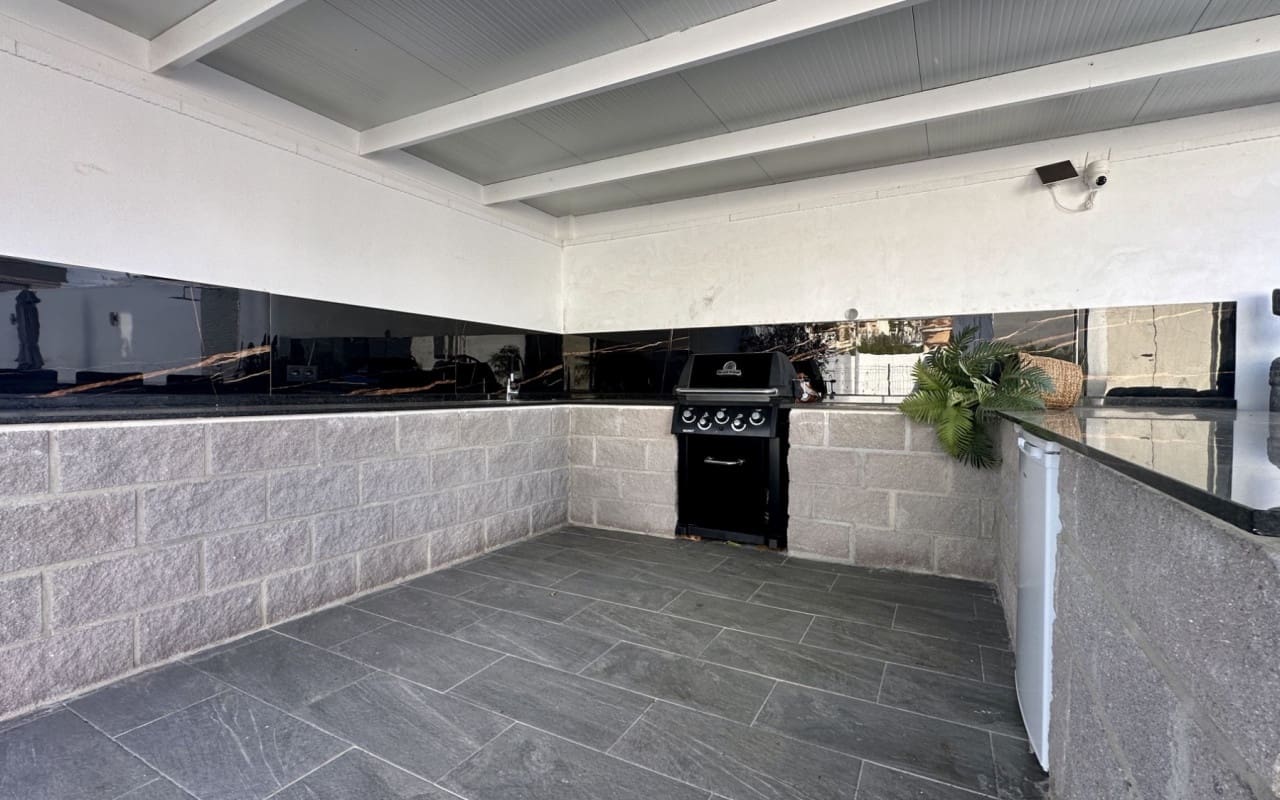 5 makuuhuone Huvila myytävänä paikassa Ciudad Quesada mukana uima-altaan - 498 000 € (Ref: 9602995)