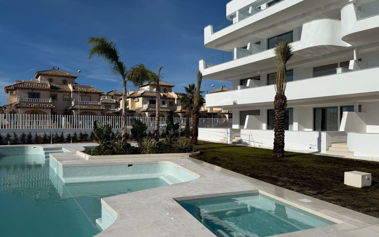3 quarto Apartamento de Praia para venda em Cabo Roig com piscina - 369 000 € (Ref: 9602998)