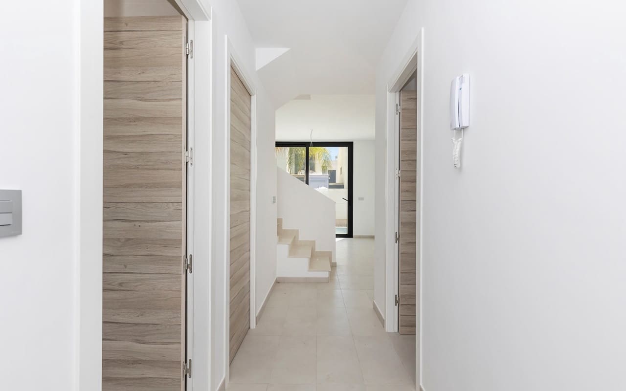 Chalet de 3 habitaciones en Orihuela Costa en venta con piscina - 319.000 € (Ref: 9606580)