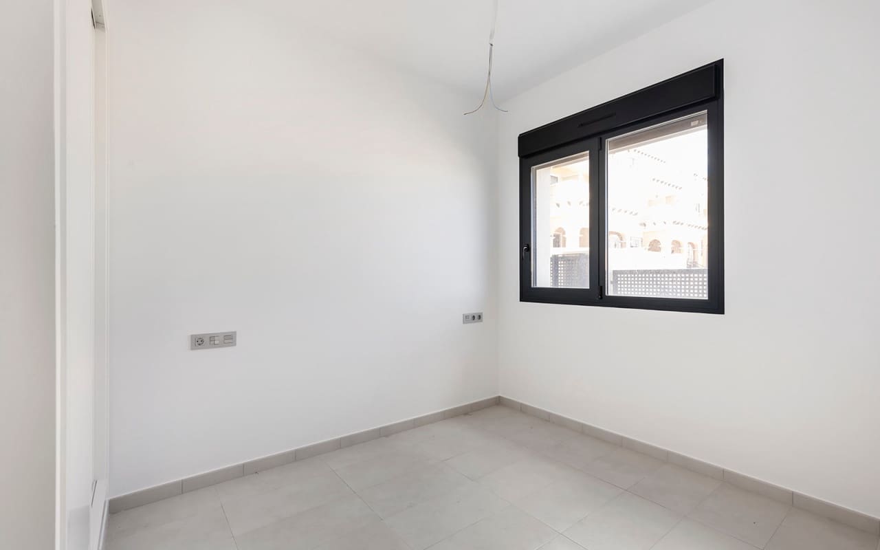 Chalet de 3 habitaciones en Orihuela Costa en venta con piscina - 319.000 € (Ref: 9606580)