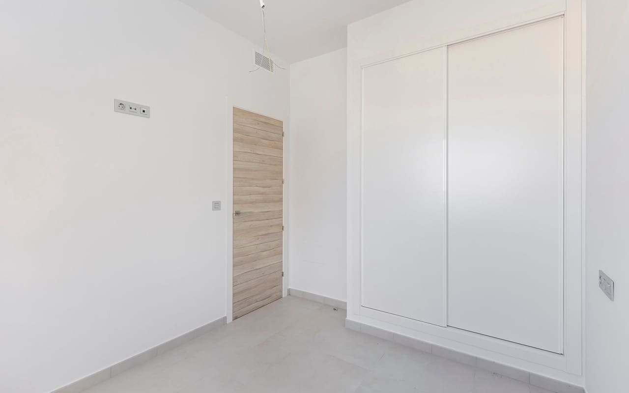 Chalet de 3 habitaciones en Orihuela Costa en venta con piscina - 319.000 € (Ref: 9606580)