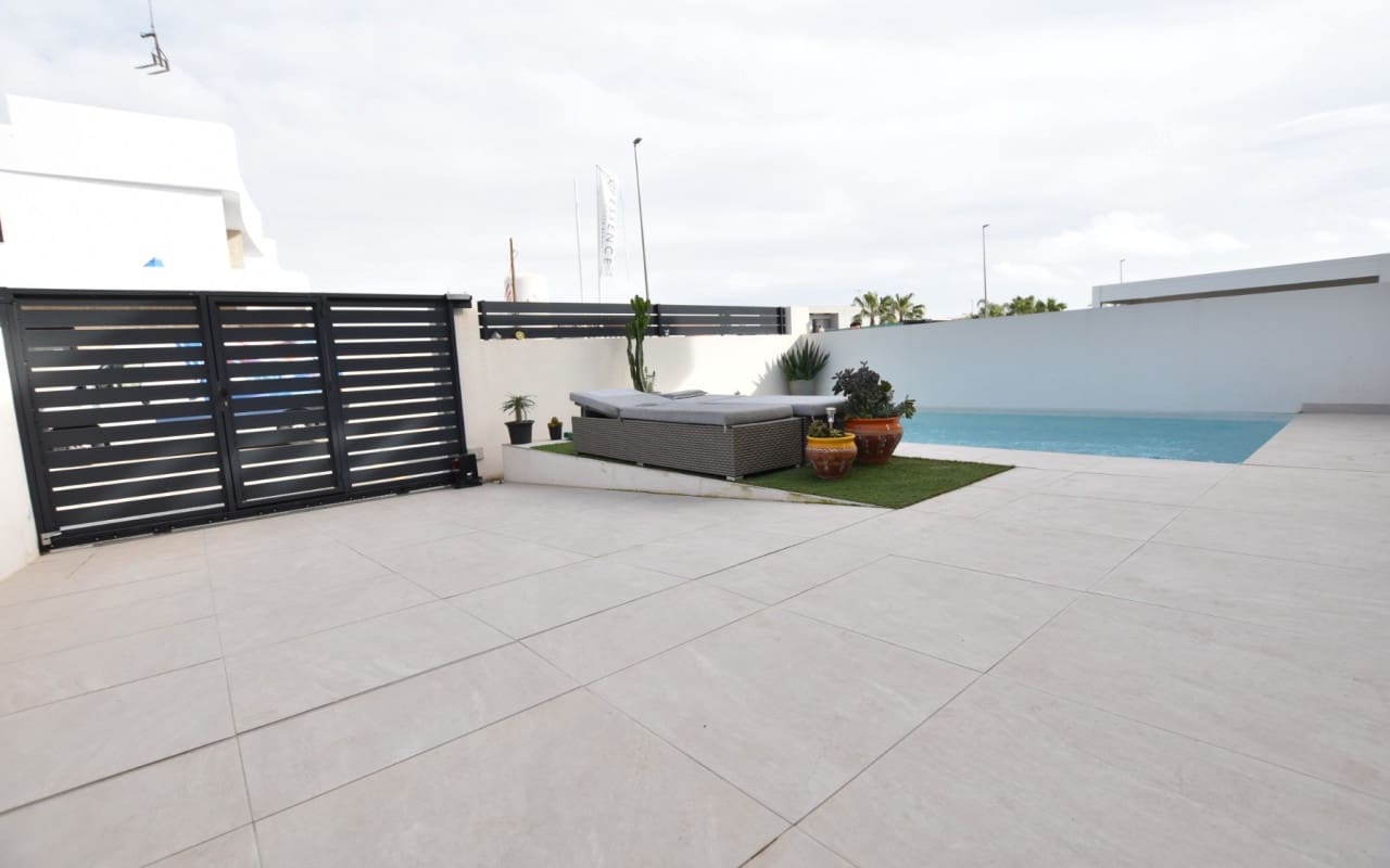 3 soverom Villa til salgs i Los Montesinos med svømmebasseng - € 387 500 (Ref: 9626326)