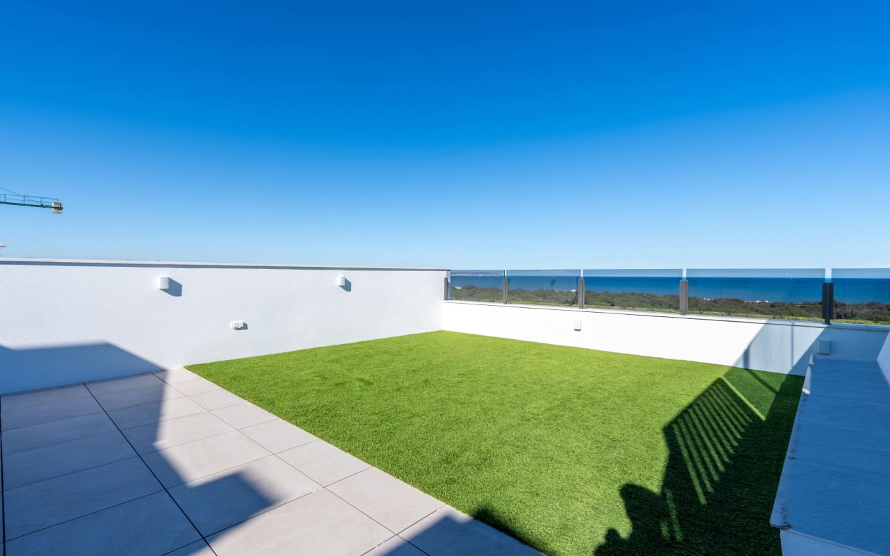 3 bedroom Beach Apartment for sale in Guardamar del Segura with pool - € 375,000 (Ref: 9626335)