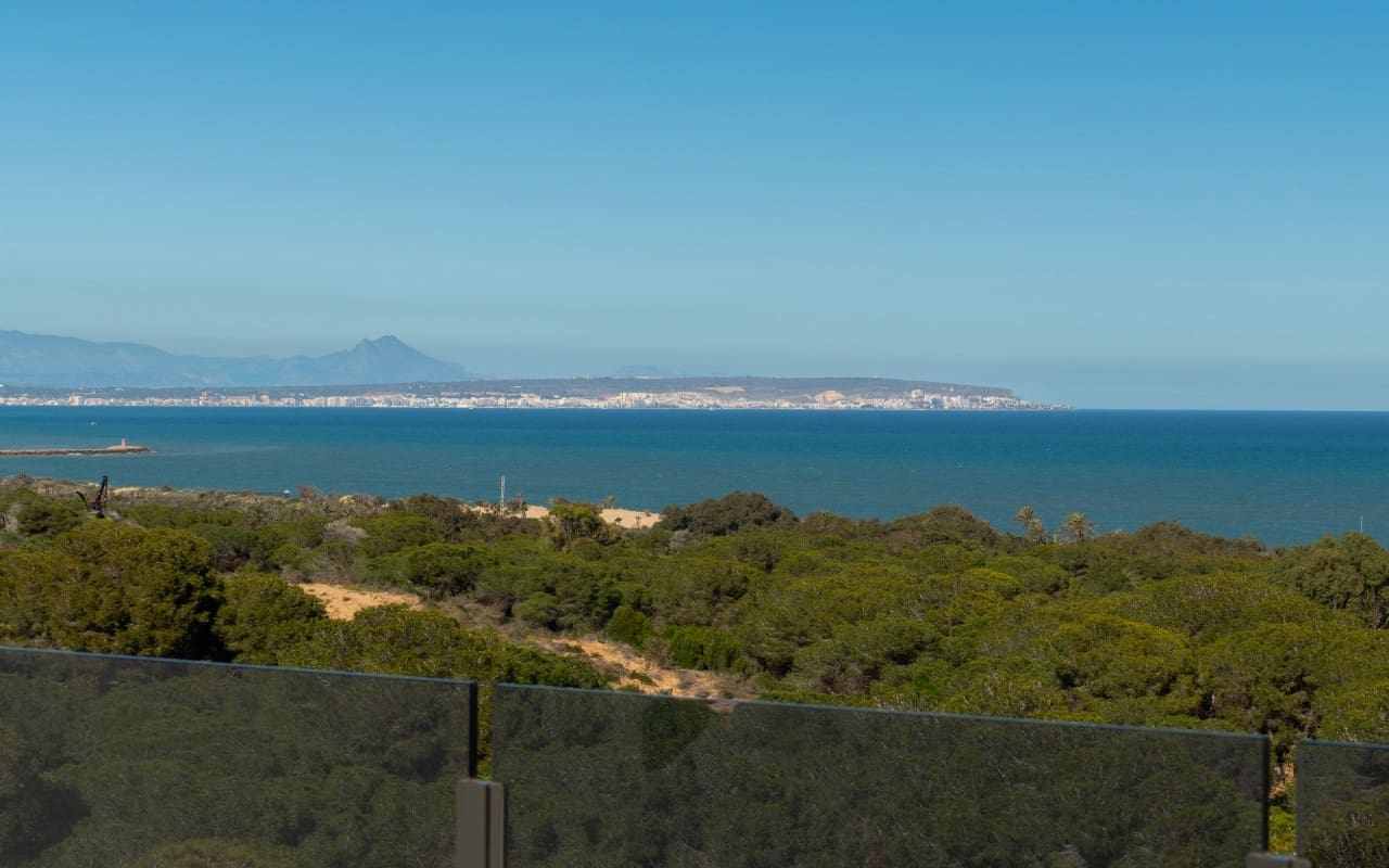 3 bedroom Beach Apartment for sale in Guardamar del Segura with pool - € 510,000 (Ref: 9626336)