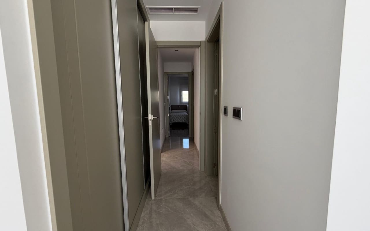 2 bedroom Beach Apartment for sale in Benidorm with pool - € 540,000 (Ref: 9626341)