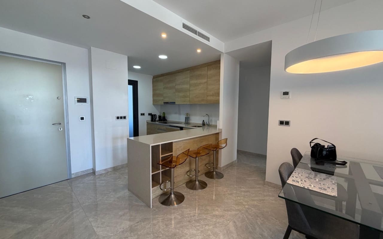 2 bedroom Beach Apartment for sale in Benidorm with pool - € 540,000 (Ref: 9626341)