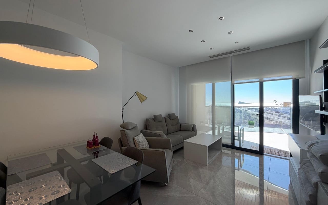 2 bedroom Beach Apartment for sale in Benidorm with pool - € 540,000 (Ref: 9626341)