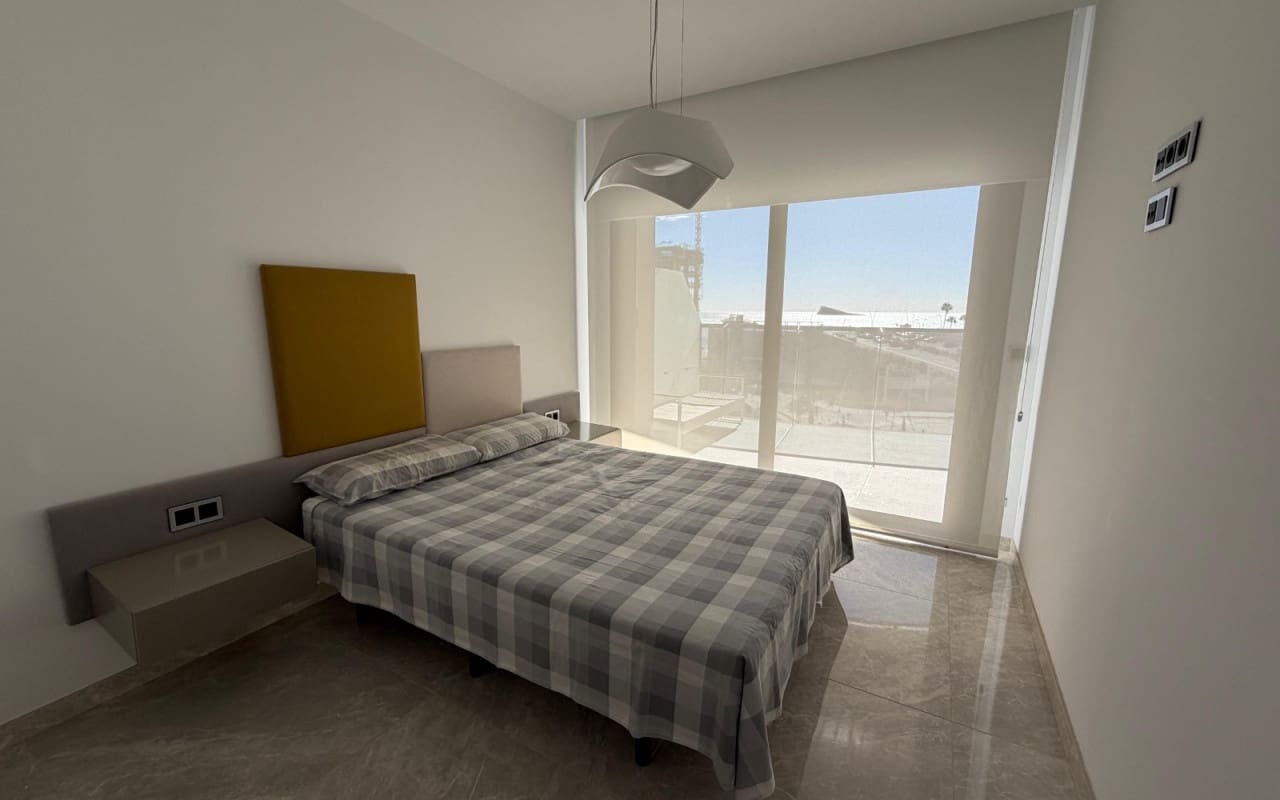 2 bedroom Beach Apartment for sale in Benidorm with pool - € 540,000 (Ref: 9626341)