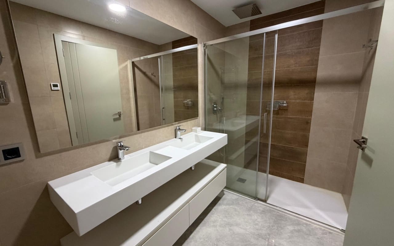 2 bedroom Beach Apartment for sale in Benidorm with pool - € 540,000 (Ref: 9626341)