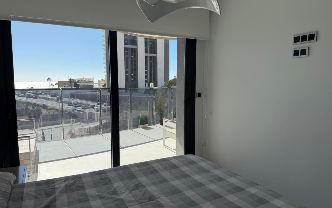 2 bedroom Beach Apartment for sale in Benidorm with pool - € 540,000 (Ref: 9626341)