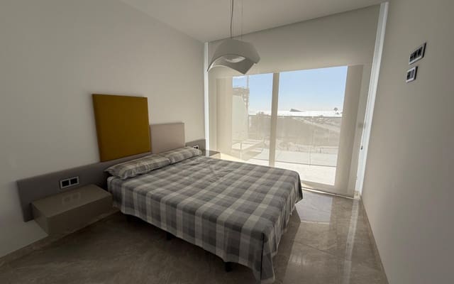 2 bedroom Beach Apartment for sale in Playa Poniente, Benidorm with pool - € 540,000 (Ref: 9626341)