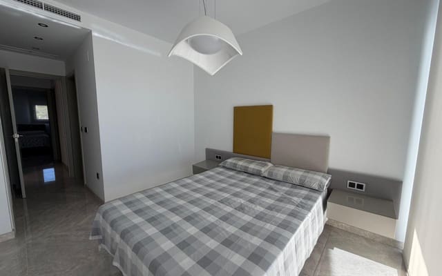 2 bedroom Beach Apartment for sale in Playa Poniente, Benidorm with pool - € 540,000 (Ref: 9626341)