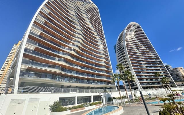 2 bedroom Beach Apartment for sale in Playa Poniente, Benidorm with pool - € 540,000 (Ref: 9626341)