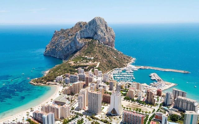 3 sovrum Strandlägenhet till salu i Pueblo, Calpe / Calp med pool - 625 000 € (Ref: 9626343)