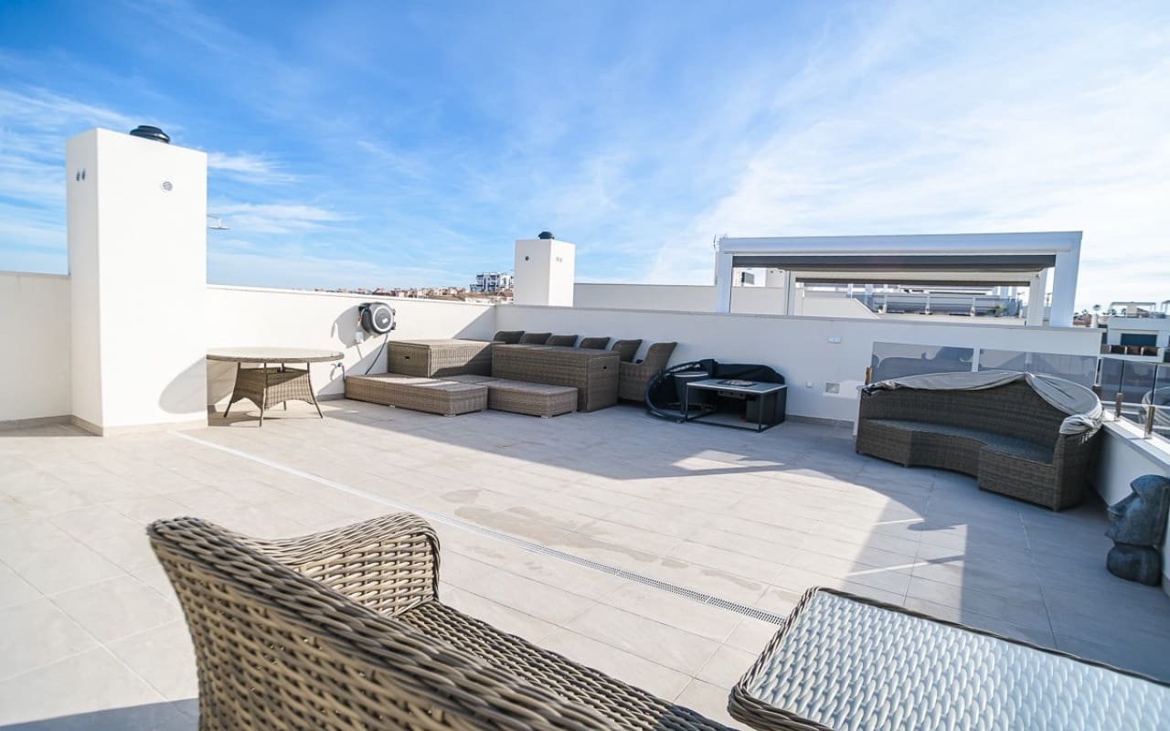 2 quarto Penthouse para venda em Orihuela Costa com piscina - 337 500 € (Ref: 9626344)