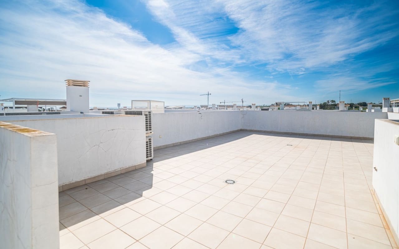 3 makuuhuone Huvila myytävänä paikassa Ciudad Quesada mukana uima-altaan - 405 000 € (Ref: 9627970)