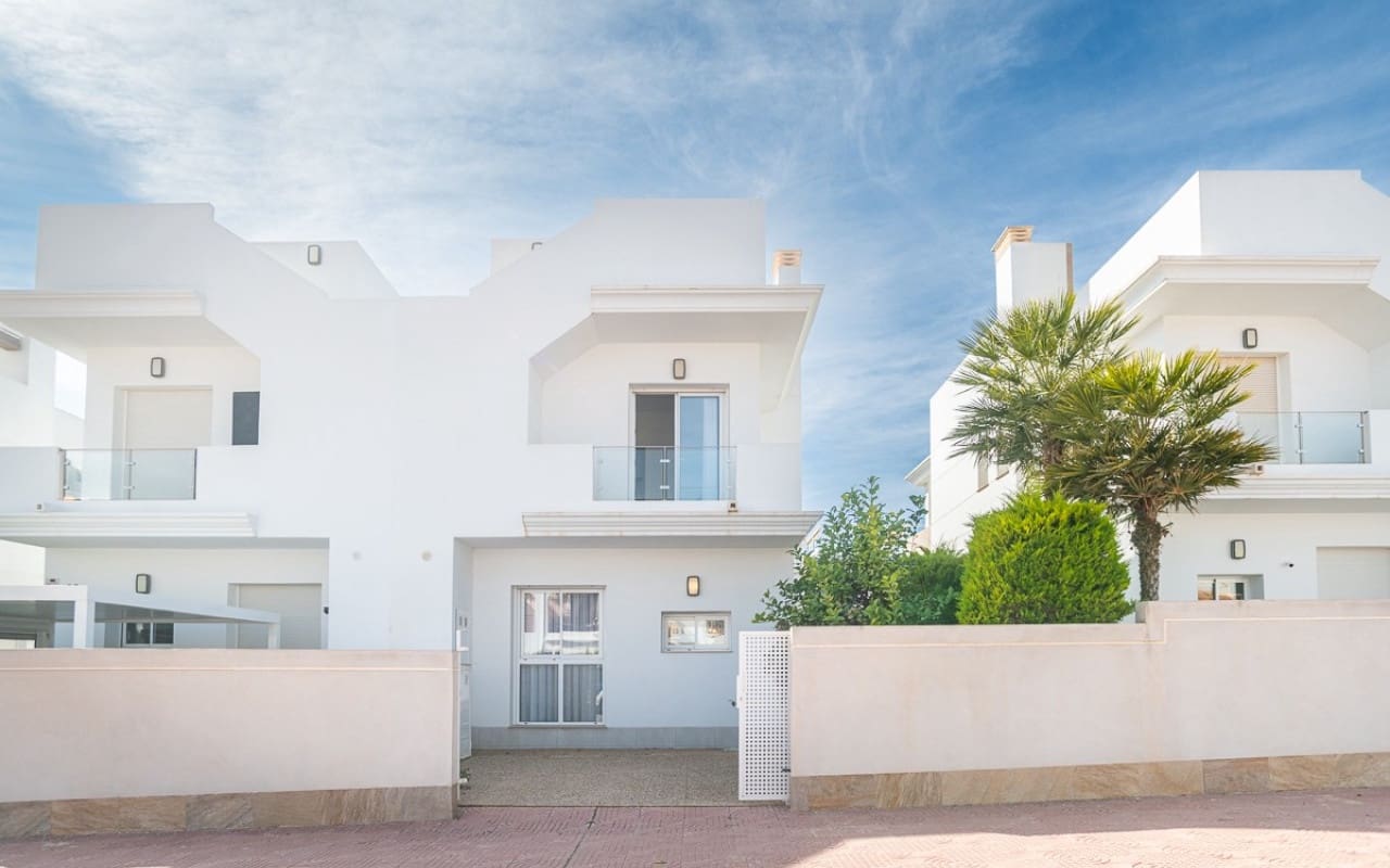 3 makuuhuone Huvila myytävänä paikassa Ciudad Quesada mukana uima-altaan - 405 000 € (Ref: 9627970)