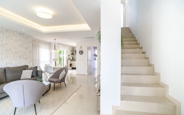 3 makuuhuone Huvila myytävänä paikassa Ciudad Quesada, Rojales mukana uima-altaan - 405 000 € (Ref: 9627970)