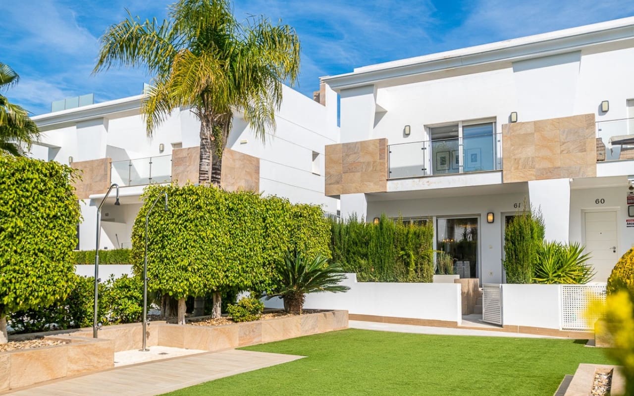 3 makuuhuone Huvila myytävänä paikassa Ciudad Quesada mukana uima-altaan - 405 000 € (Ref: 9627970)