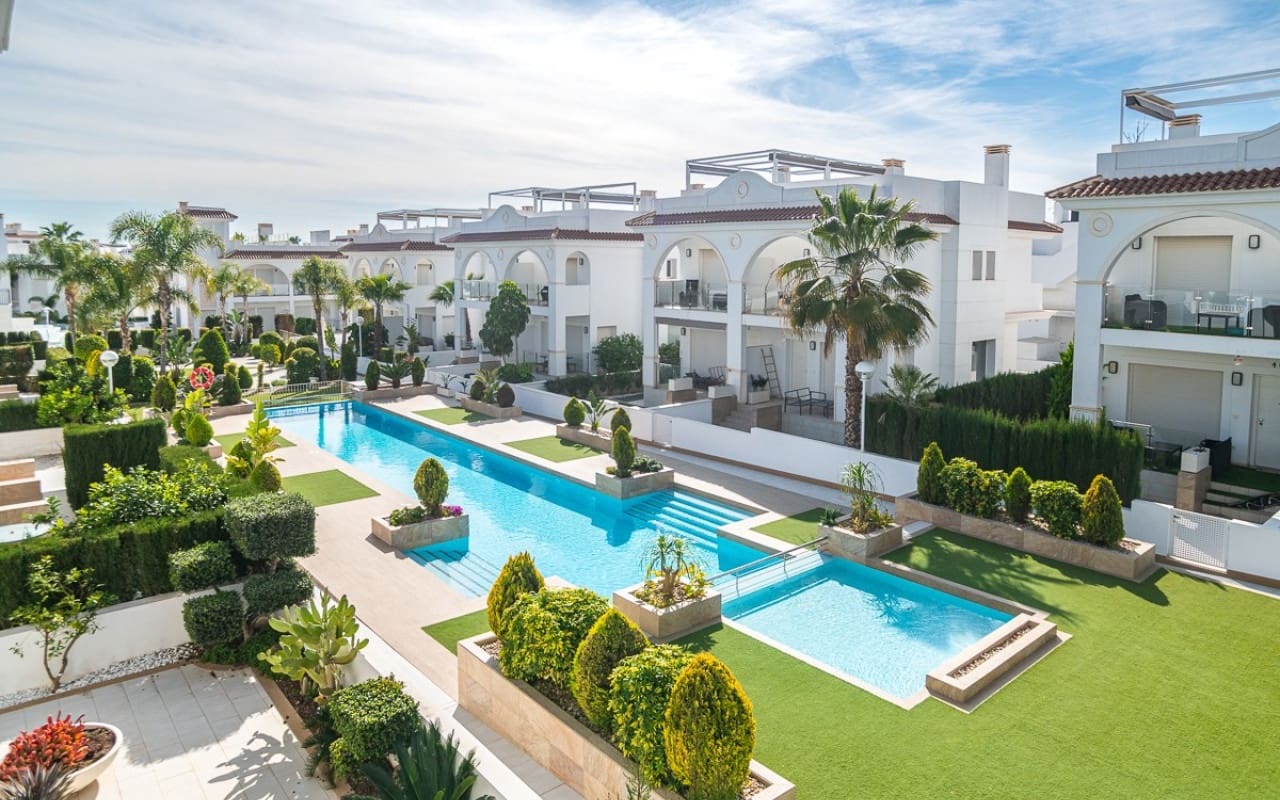 3 makuuhuone Huvila myytävänä paikassa Ciudad Quesada mukana uima-altaan - 405 000 € (Ref: 9627970)