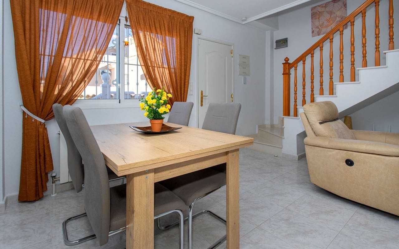 2 bedroom Villa for sale in Rojales with pool - € 269,000 (Ref: 9627972)