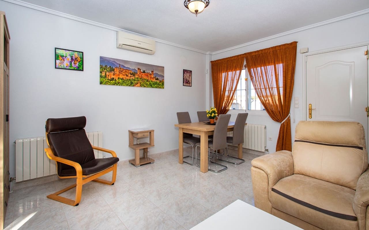 2 bedroom Villa for sale in Rojales with pool - € 269,000 (Ref: 9627972)