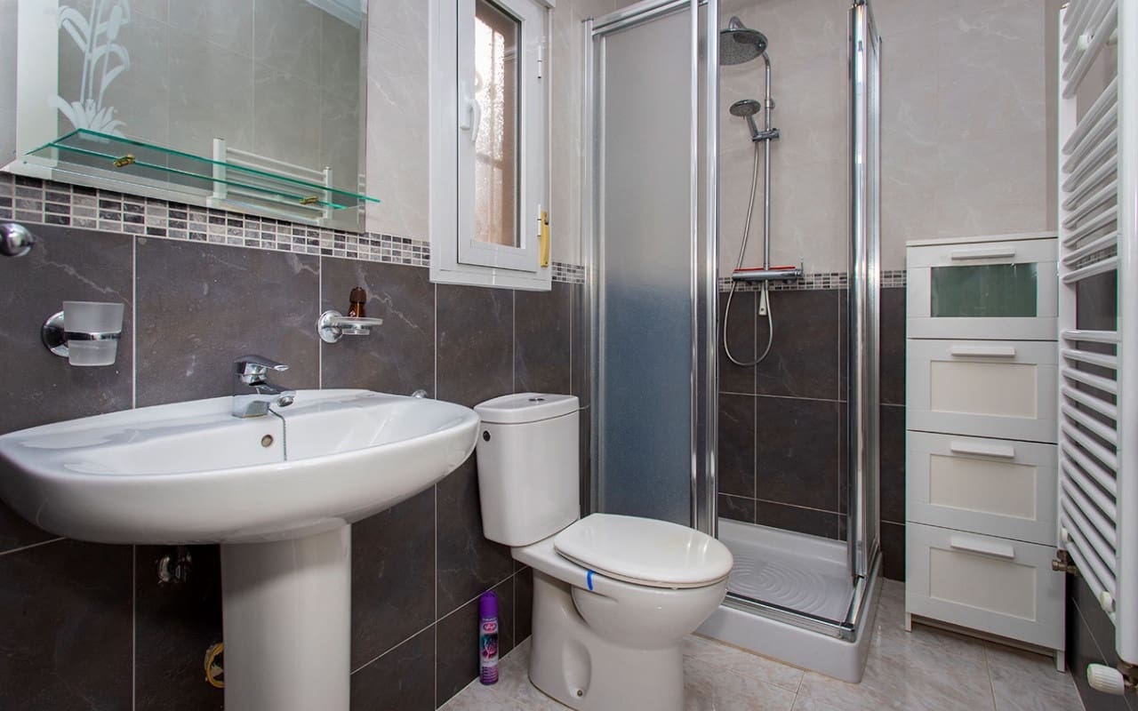 2 bedroom Villa for sale in Rojales with pool - € 269,000 (Ref: 9627972)