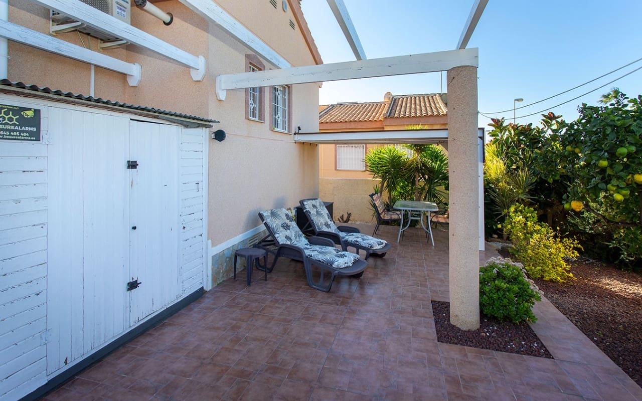 2 bedroom Villa for sale in Rojales with pool - € 269,000 (Ref: 9627972)