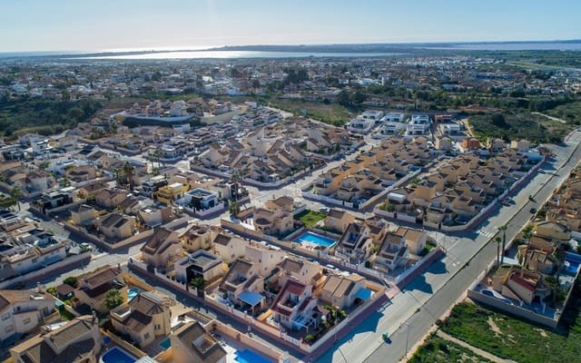 2 chambre Villa/Maison à vendre à Ciudad Quesada, Rojales avec piscine - 269 000 € (Ref: 9627972)