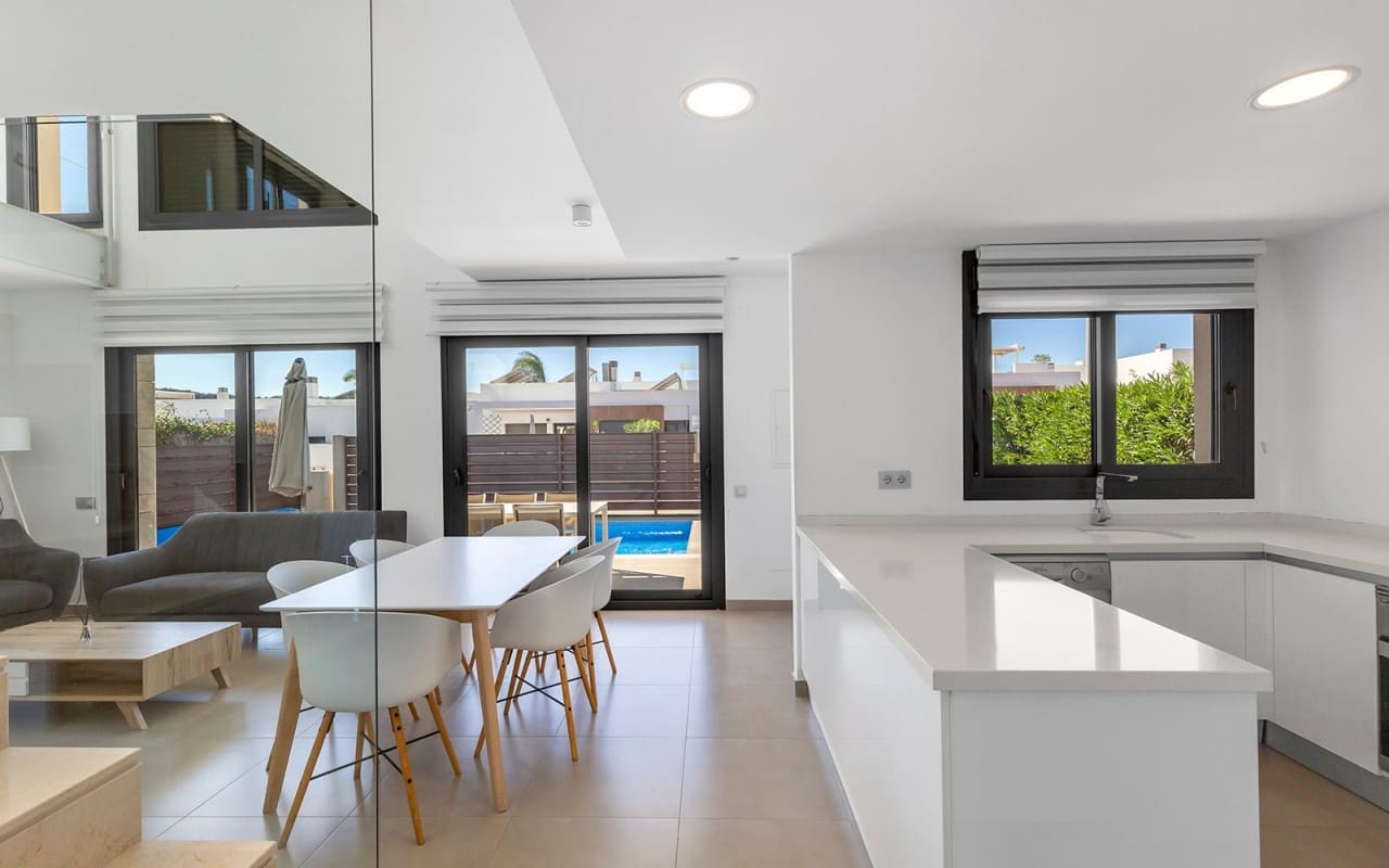 3 slaapkamer Villa te koop in Vistabella met zwembad - € 379.000 (Ref: 9631429)