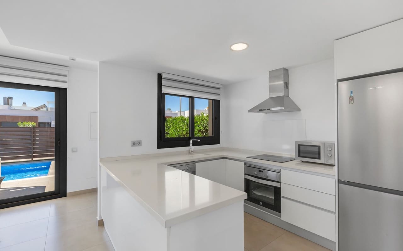 3 slaapkamer Villa te koop in Vistabella met zwembad - € 379.000 (Ref: 9631429)