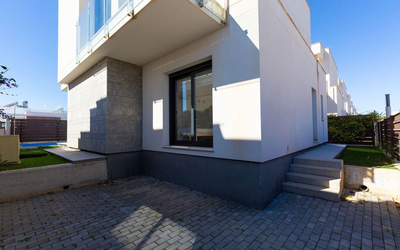 3 slaapkamer Villa te koop in Vistabella met zwembad - € 379.000 (Ref: 9631429)