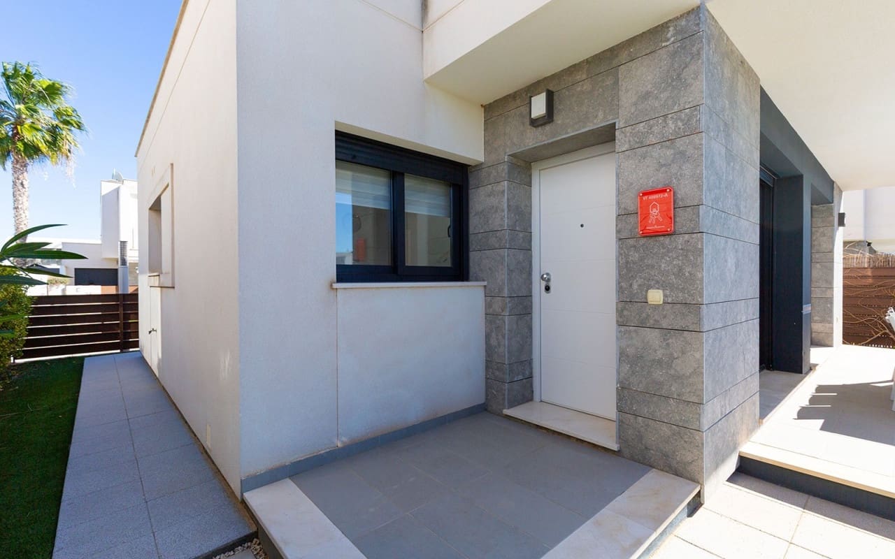 3 slaapkamer Villa te koop in Vistabella met zwembad - € 379.000 (Ref: 9631429)