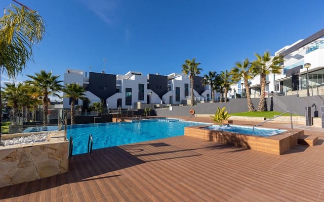 2 bedroom Apartment for sale in Punta Prima, Torrevieja with pool - € 274,900 (Ref: 9631430)