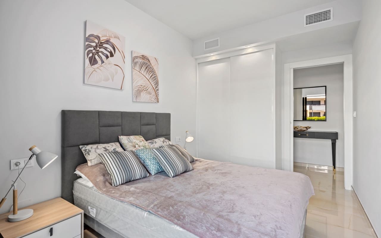 3 chambre Appartement à vendre à Playa Flamenca avec piscine - 589 900 € (Ref: 9631431)