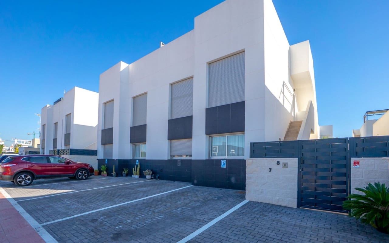 2 slaapkamer Penthouse te koop in Ciudad Quesada met zwembad - € 259.000 (Ref: 9634738)