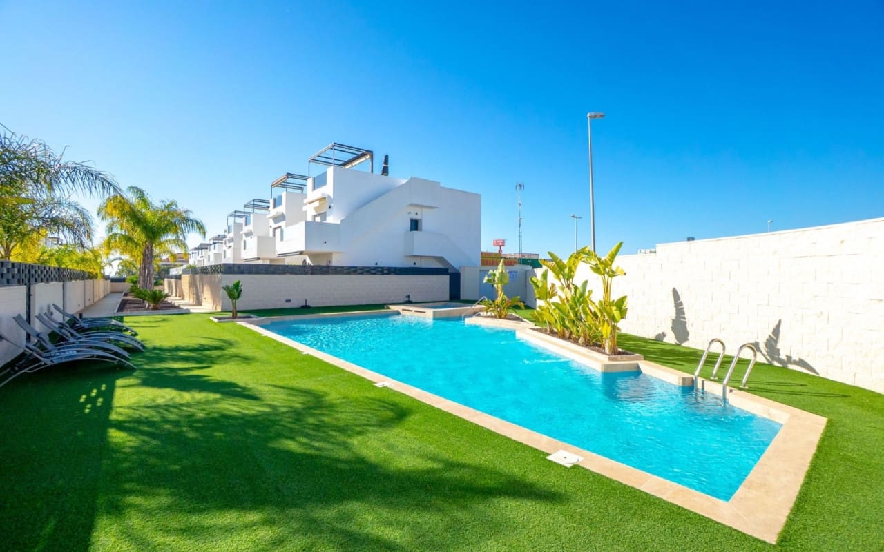 2 slaapkamer Penthouse te koop in Ciudad Quesada met zwembad - € 259.000 (Ref: 9634738)