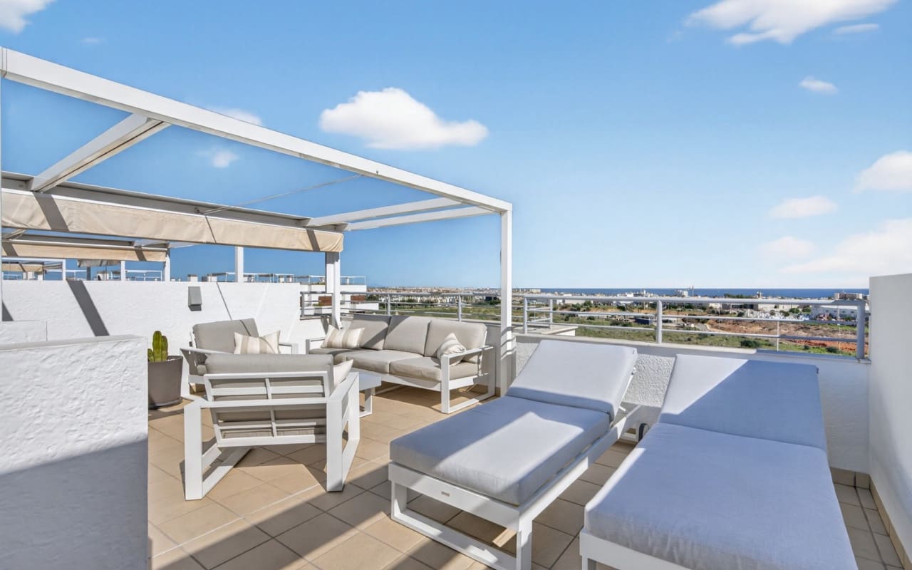 2 soveværelse Penthouse til salg i Dehesa de Campoamor med swimmingpool - € 299.000 (Ref: 9634739)