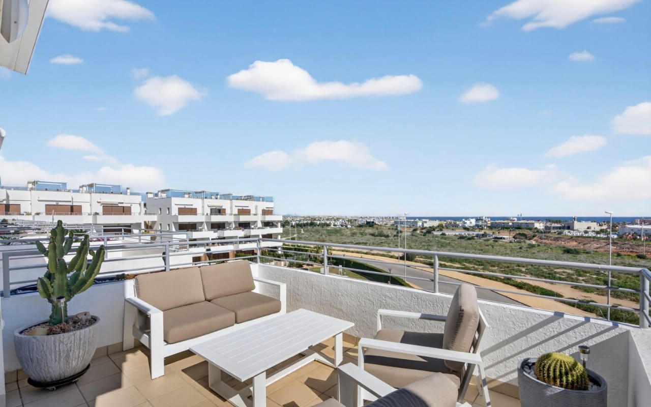 2 soveværelse Penthouse til salg i Dehesa de Campoamor med swimmingpool - € 299.000 (Ref: 9634739)