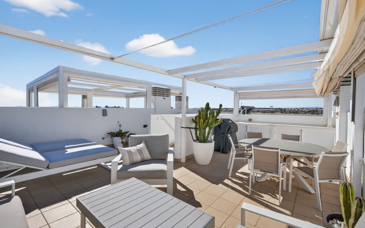 2 soveværelse Penthouse til salg i Dehesa de Campoamor med swimmingpool - € 299.000 (Ref: 9634739)