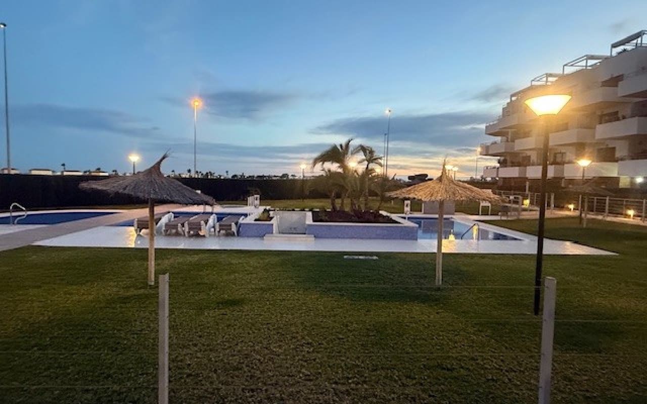 2 soveværelse Penthouse til salg i Dehesa de Campoamor med swimmingpool - € 299.000 (Ref: 9634739)