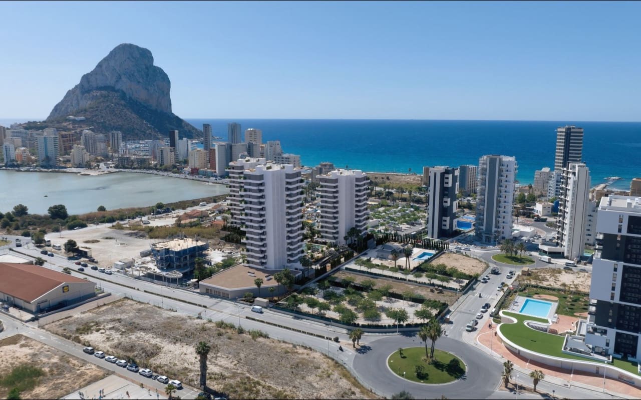 2 makuuhuone Ranta-asunto myytävänä paikassa Calpe / Calp mukana uima-altaan - 385 000 € (Ref: 9662129)