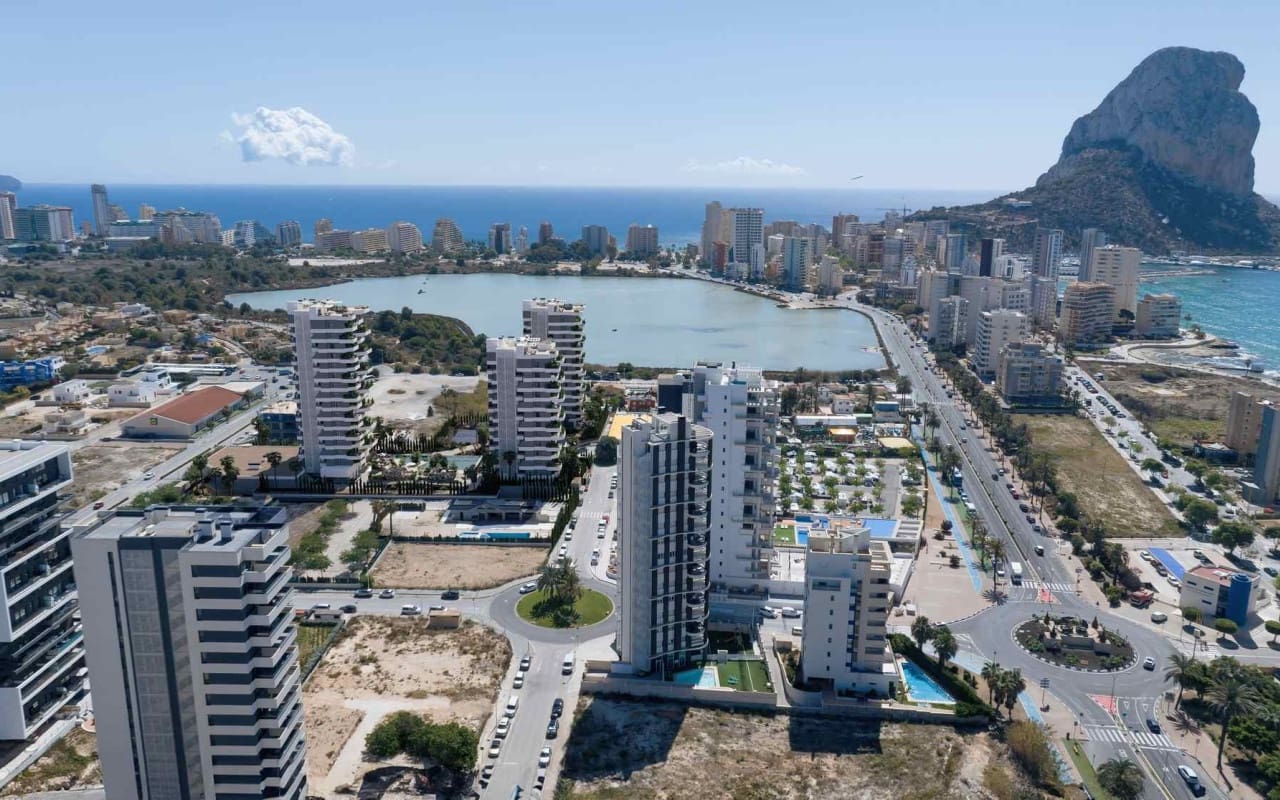 3 bedroom Beach Apartment for sale in Calpe / Calp with pool - € 440,000 (Ref: 9662131)