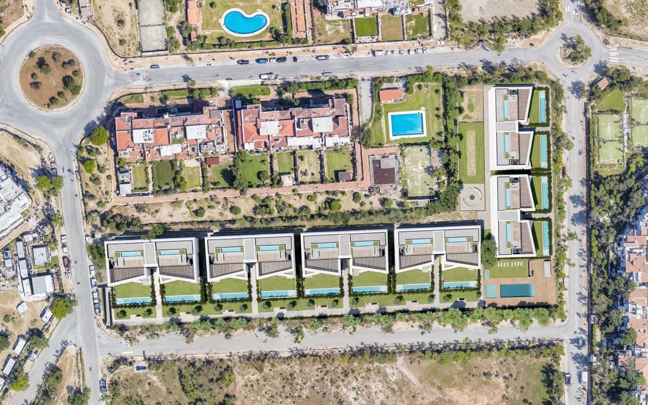 3 bedroom Apartment for sale in Estepona with pool - € 769,000 (Ref: 9662137)