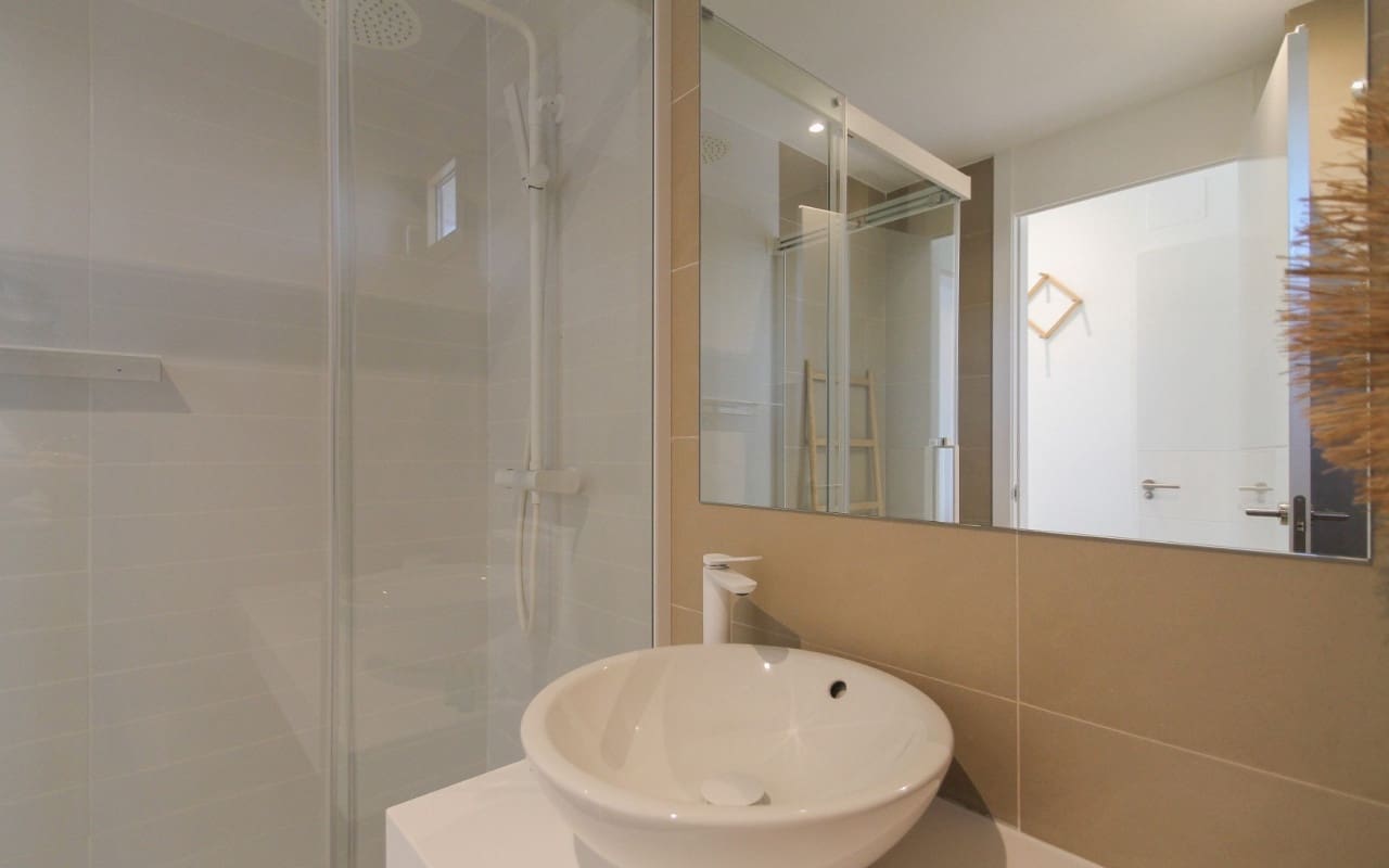 2 soveværelse Strandlejlighed til salg i Benidorm med swimmingpool - € 650.000 (Ref: 9684023)